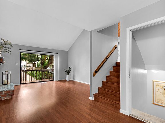 4th image of 82 Marina Cove Dr