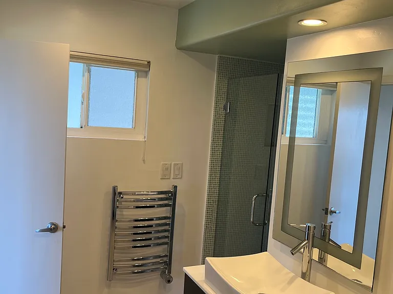 Downstairs bathroom, 2 door access