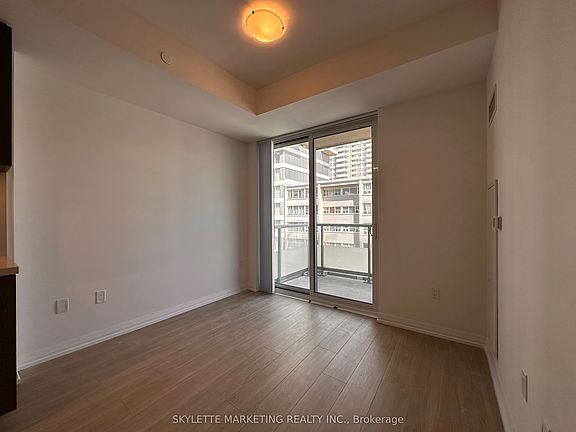4th image of 25 Holly St #1204
