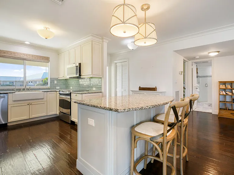 325 Beach Rd #301 — Photo 19