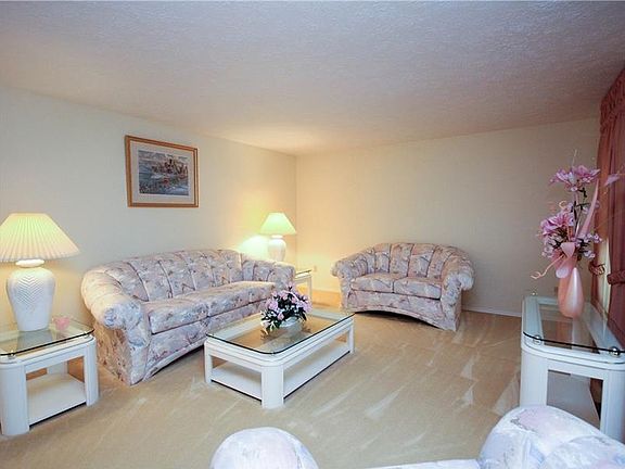 3rd image of 4930 Highland Ave