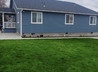 114 Paschke Ln, Wapato, WA 98951