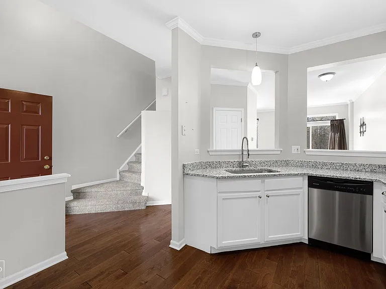 1353 Longchamps Ct — Photo 3