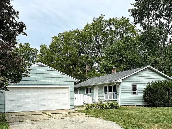 1917 S Harding Dr, Urbana, IL 61801