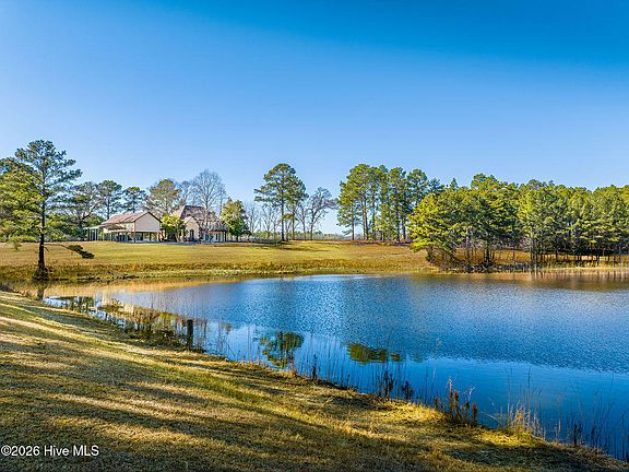 2nd image of 450 Addor Road