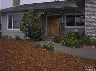925 Samuel Dr, Petaluma, CA 94952