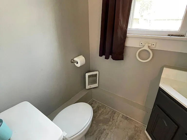 1/2 Bath
