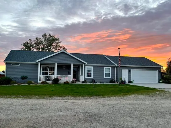 2048 180th St, Waverly, IA 50677