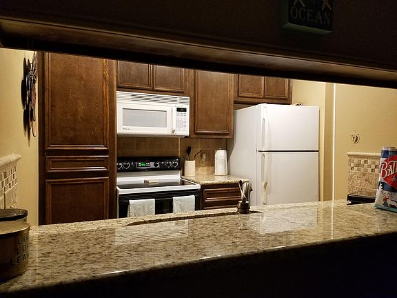 4th image of 7052 N Holiday Dr