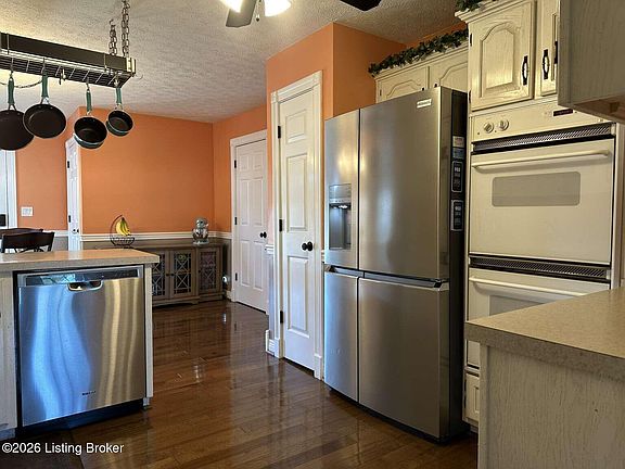 5th image of 1002 Cobblestone Way