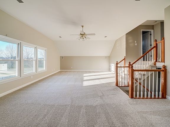 4th image of 157 Shute Cir