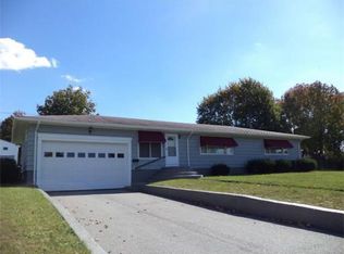 60 Slade St, Somerset, MA 02725