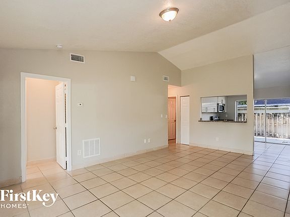 5th image of 20410 NW 33rd Ct