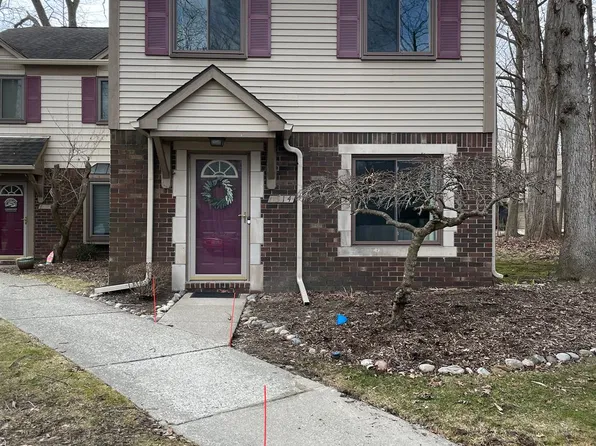 1514 Streamwood Ct, Rochester, MI 48309