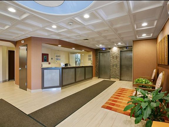 4th image of 185 W Park Ave APT 317