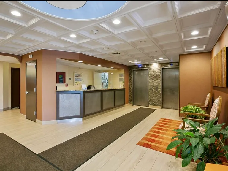 185 W Park Ave #317 — Photo 4