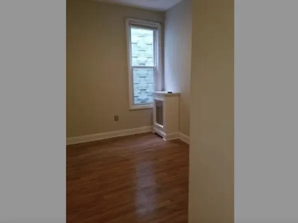 220 Jane Street image 7 of 8