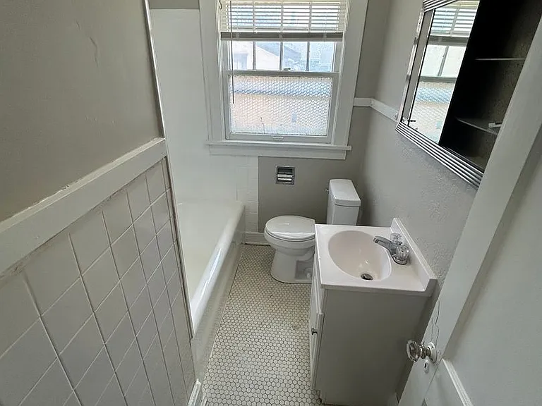 5424-5426 Harrison St — Photo 11