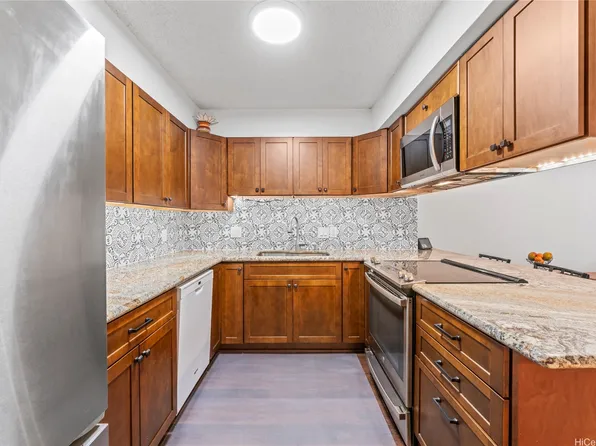 3138 Waialae Ave APT 325, Honolulu, HI 96816