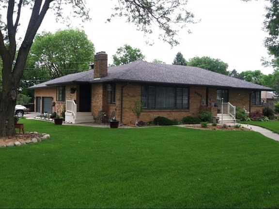 2nd image of 2504 S Cypress St