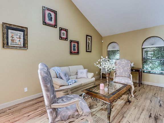 5th image of 2326 W Naranja Ave