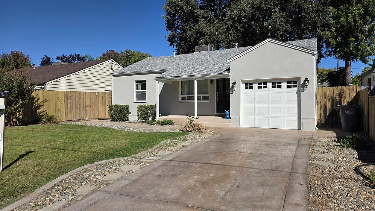 404 Alameda Blvd — Photo 2