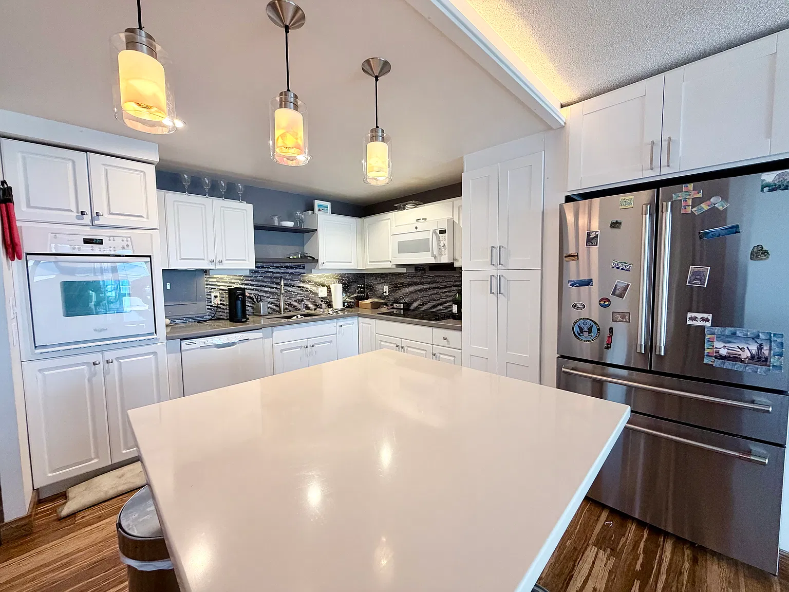 2 bed, 948 sqft, $4,800 — Photo 2