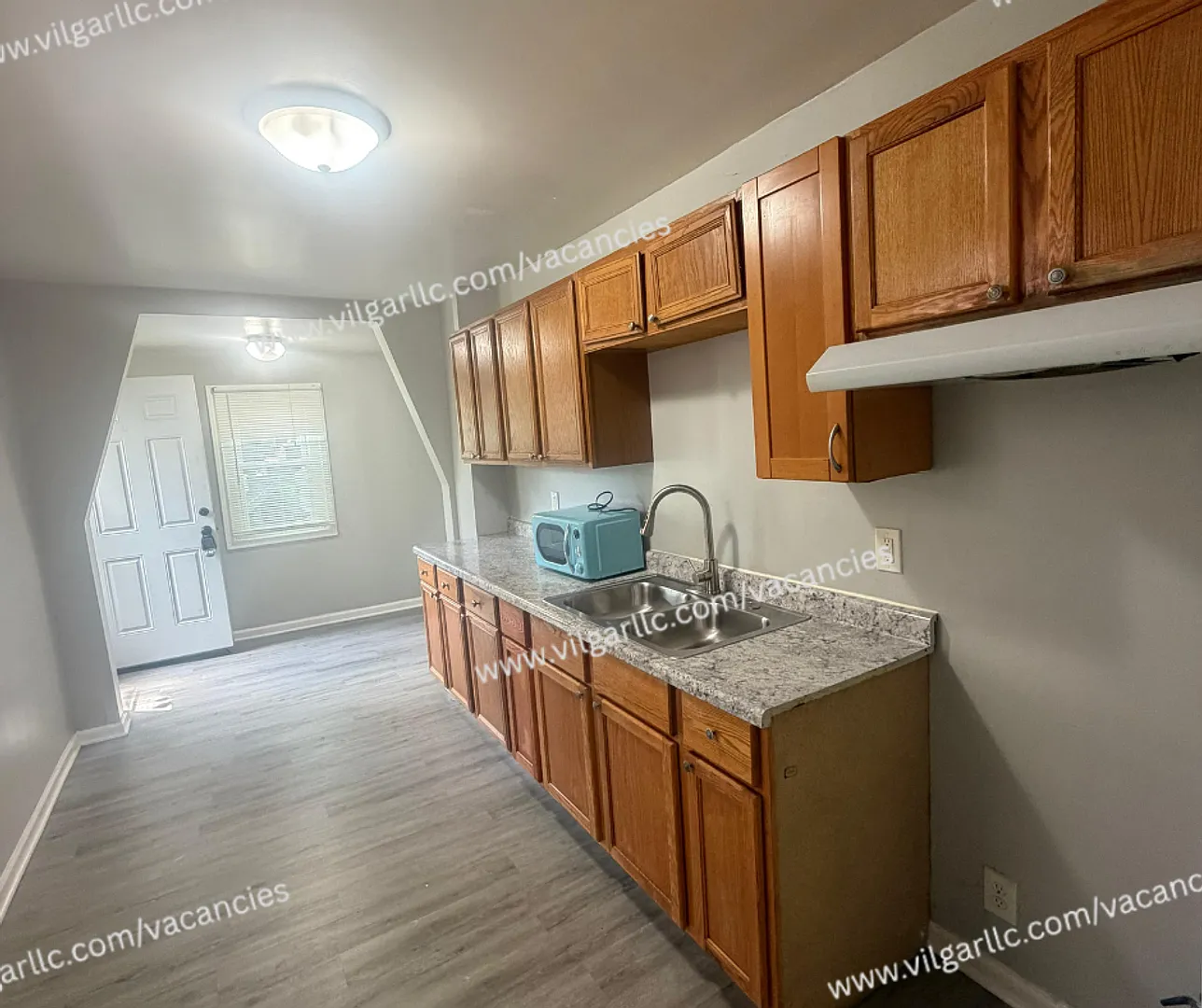 4842 Northcote Ave. — Photo 4