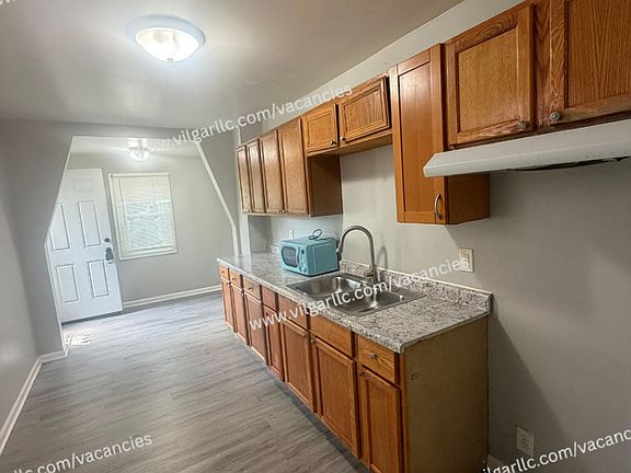 4th image of 4842 Northcote Ave #1R