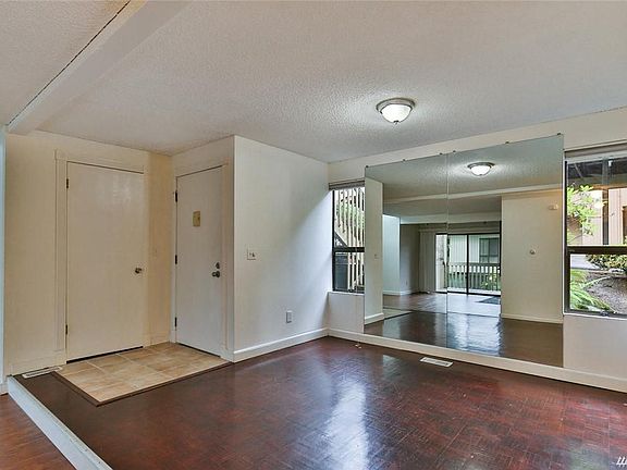 2nd image of 10883 NE 35th Pl APT 4