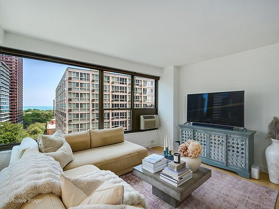 4th image of 2930 N Sheridan Rd APT 1107