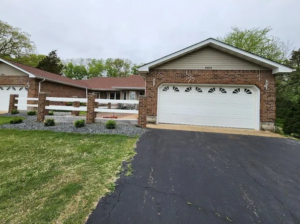 1664 Napoleon Dr, Bonne Terre, MO 63628