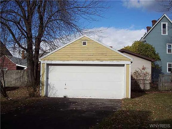 4th image of 38 Bloomfield Ave