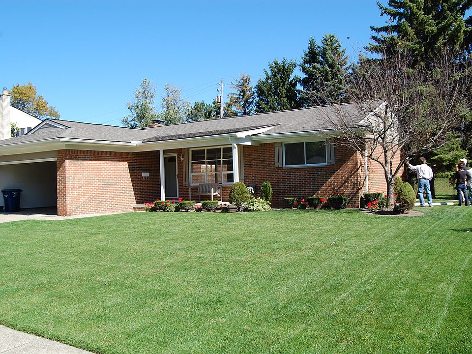 2nd image of 2125 Churchill Dr