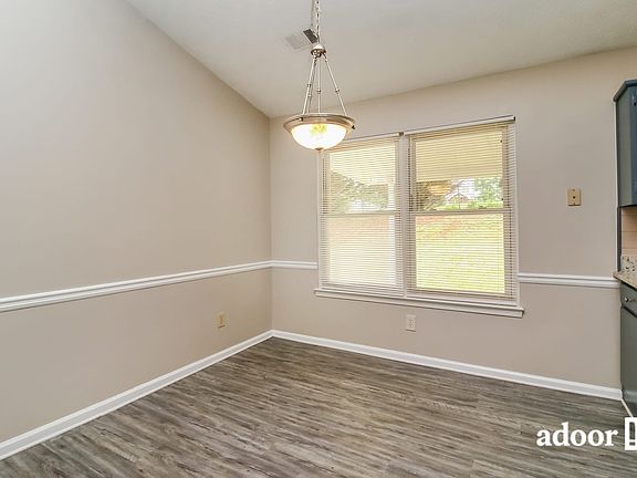 5th image of 105 Branchwood Dr
