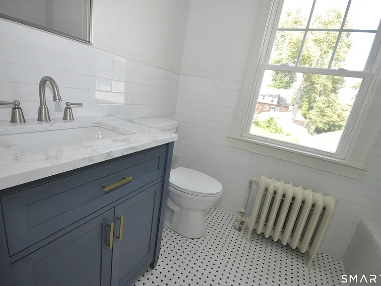 20 Mountain St — Photo 10