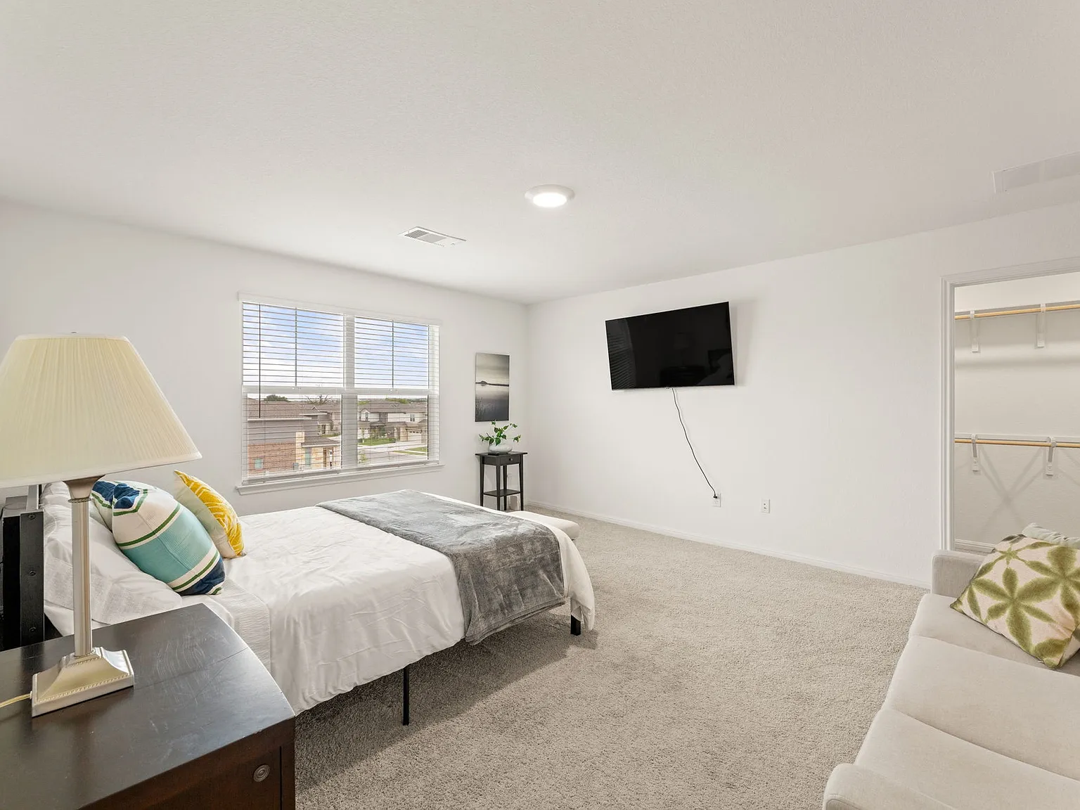 412 Baum Dr — Photo 4