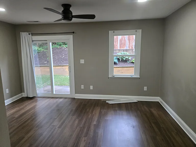 1112 Forest Hills Ave — Photo 3