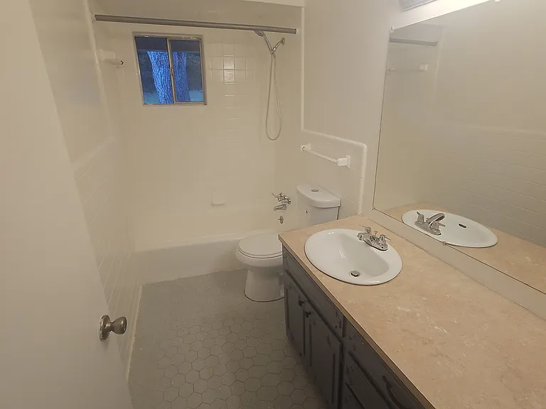 909 Ashland Ave — Photo 34