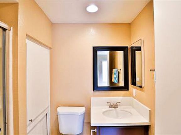 4th image of 22729 Lakeway Dr