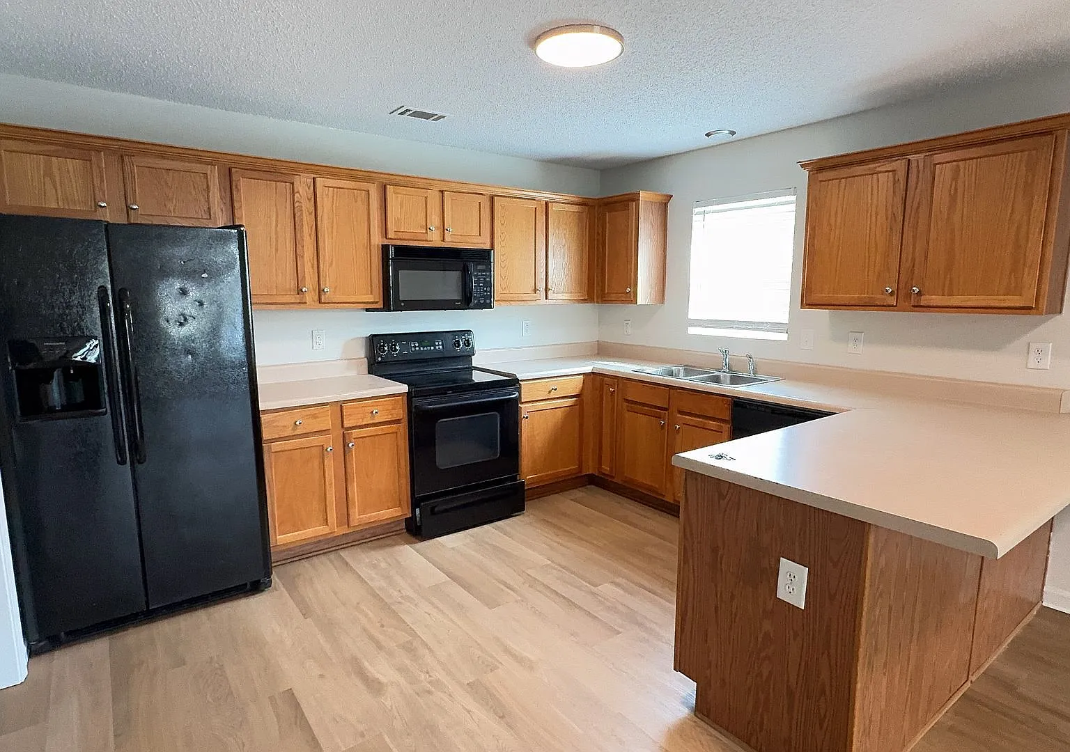 Bridgewater Home! Available December 8 2026! — Photo 2