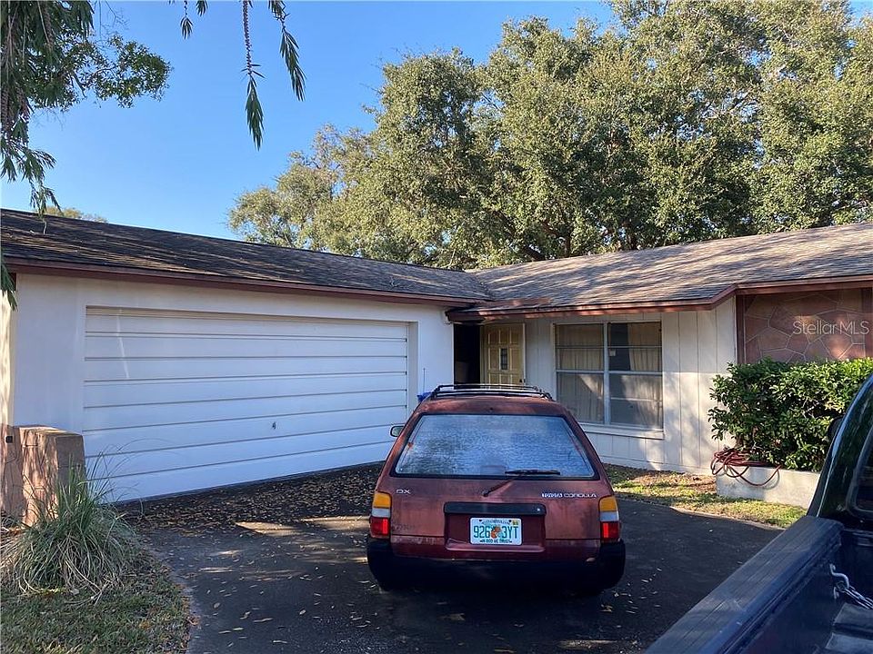 1st image of 2212 Valleybrook Ave