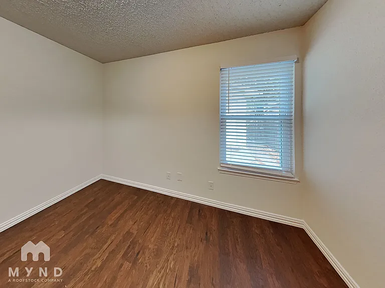 8704 Tigris Trl — Photo 11