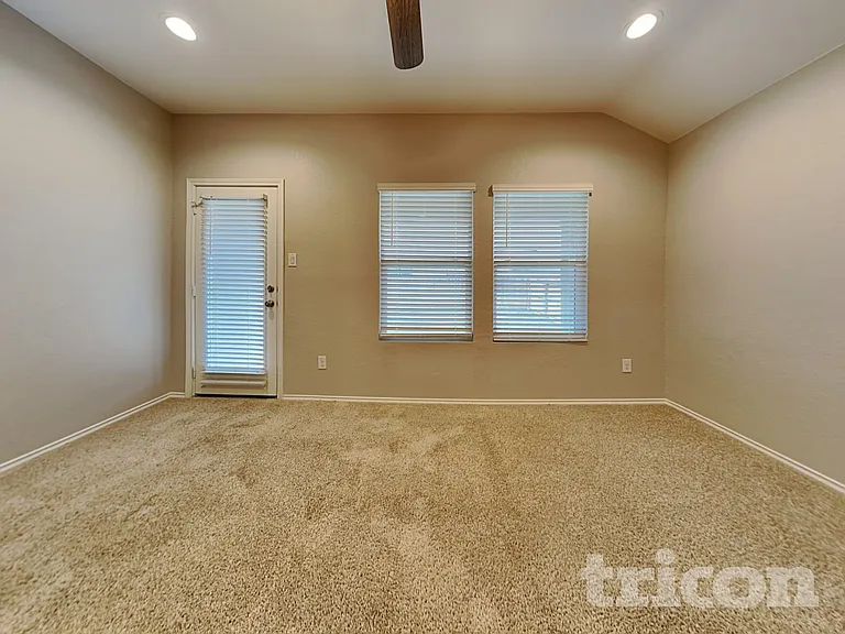 1016 Adler Way — Photo 2