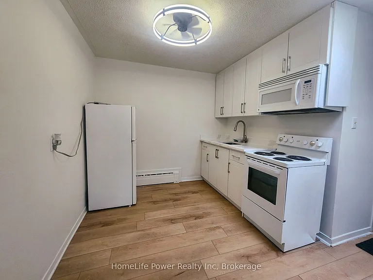 250 King St E #2 — Photo 4