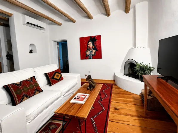631 W San Francisco St #A, Santa Fe, NM 87501