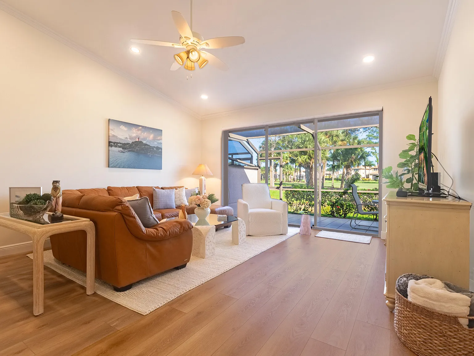 2 bed, 2.0 bath, 1514 sqft, $11,500 — Photo 3