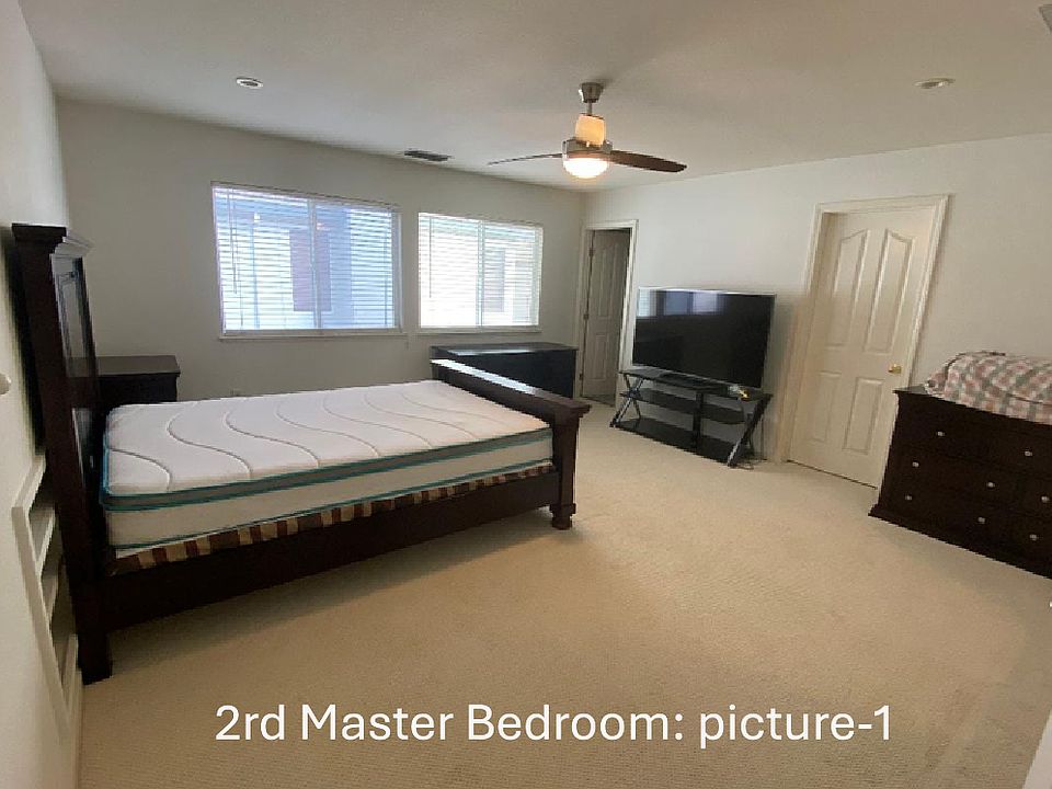 The second master bedroom upstairs - picture 1
