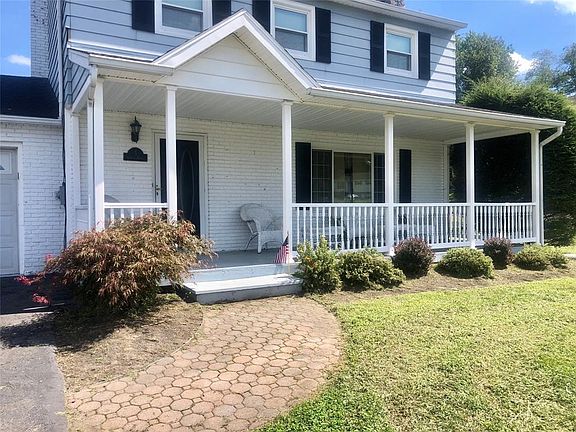 2nd image of 5 Cooper Dr