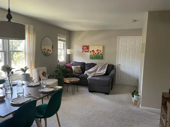 121 Grove Ave APT 2, Fox River Grove, IL 60021